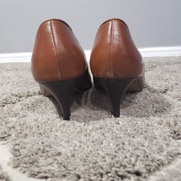 Michael Kors Leather Peep Logo Plate Heels Sz 8 - Picture 7 of 8